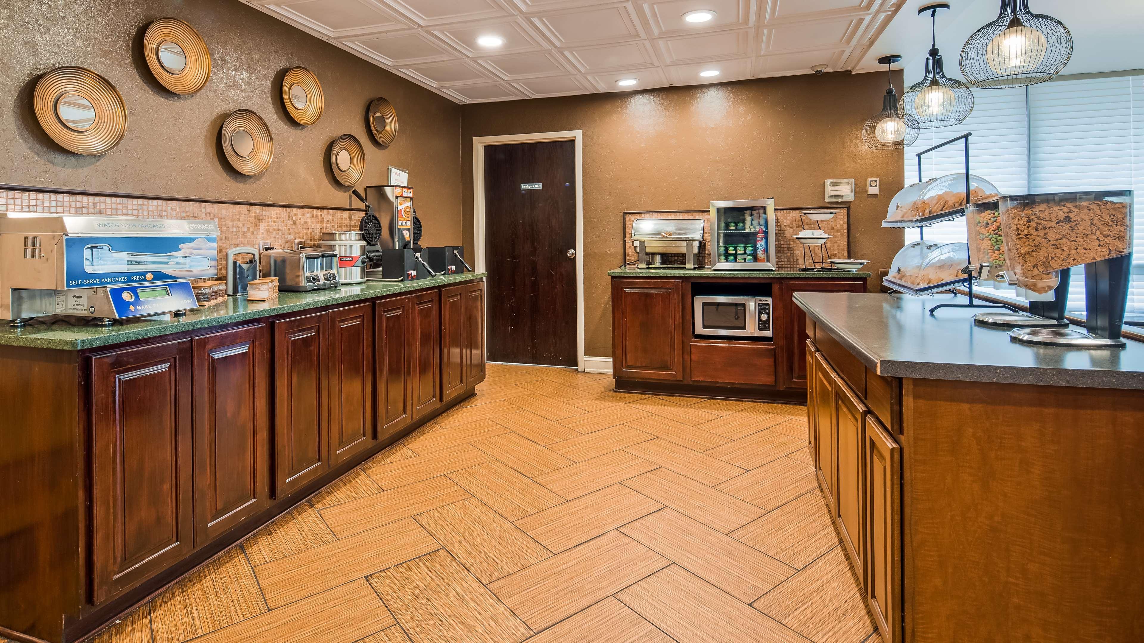Best Western Salisbury Plaza Экстерьер фото